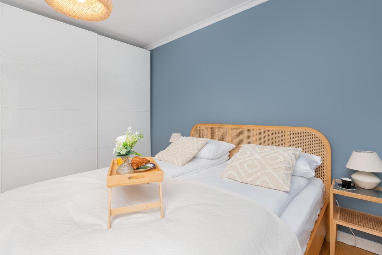 Cozy Pastel Two Bedroom Apartment In Central Gdynia By Noclegi Renters Exterior foto