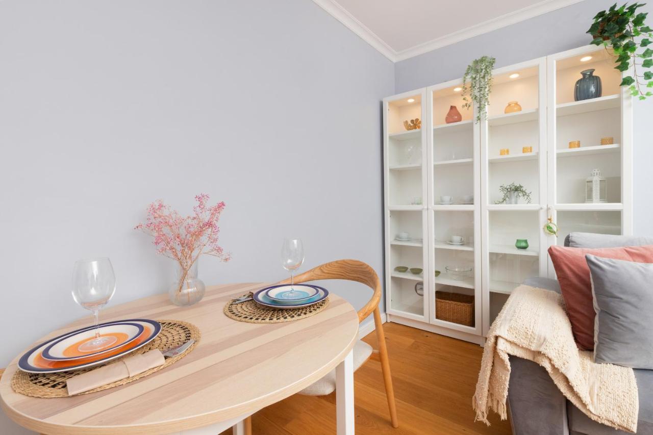 Cozy Pastel Two Bedroom Apartment In Central Gdynia By Noclegi Renters Exterior foto