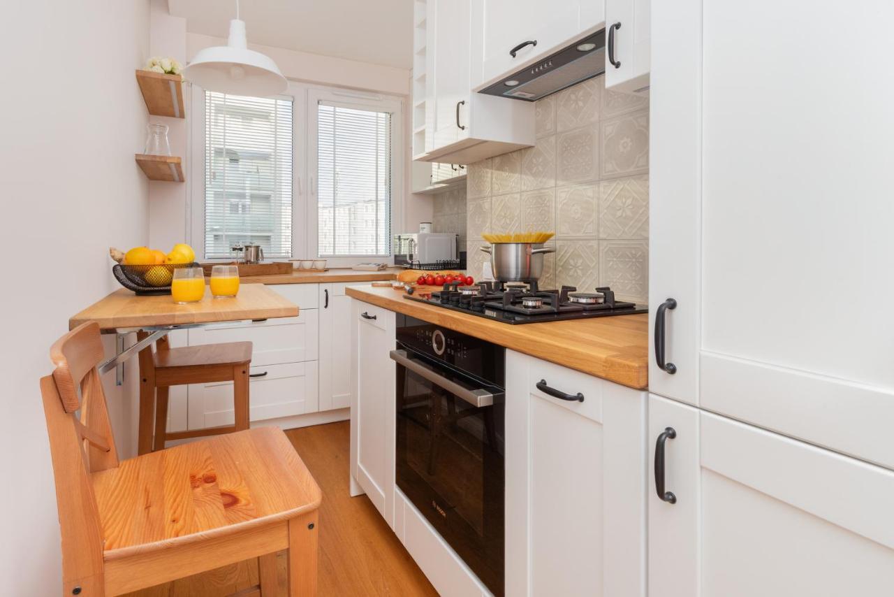 Cozy Pastel Two Bedroom Apartment In Central Gdynia By Noclegi Renters Exterior foto